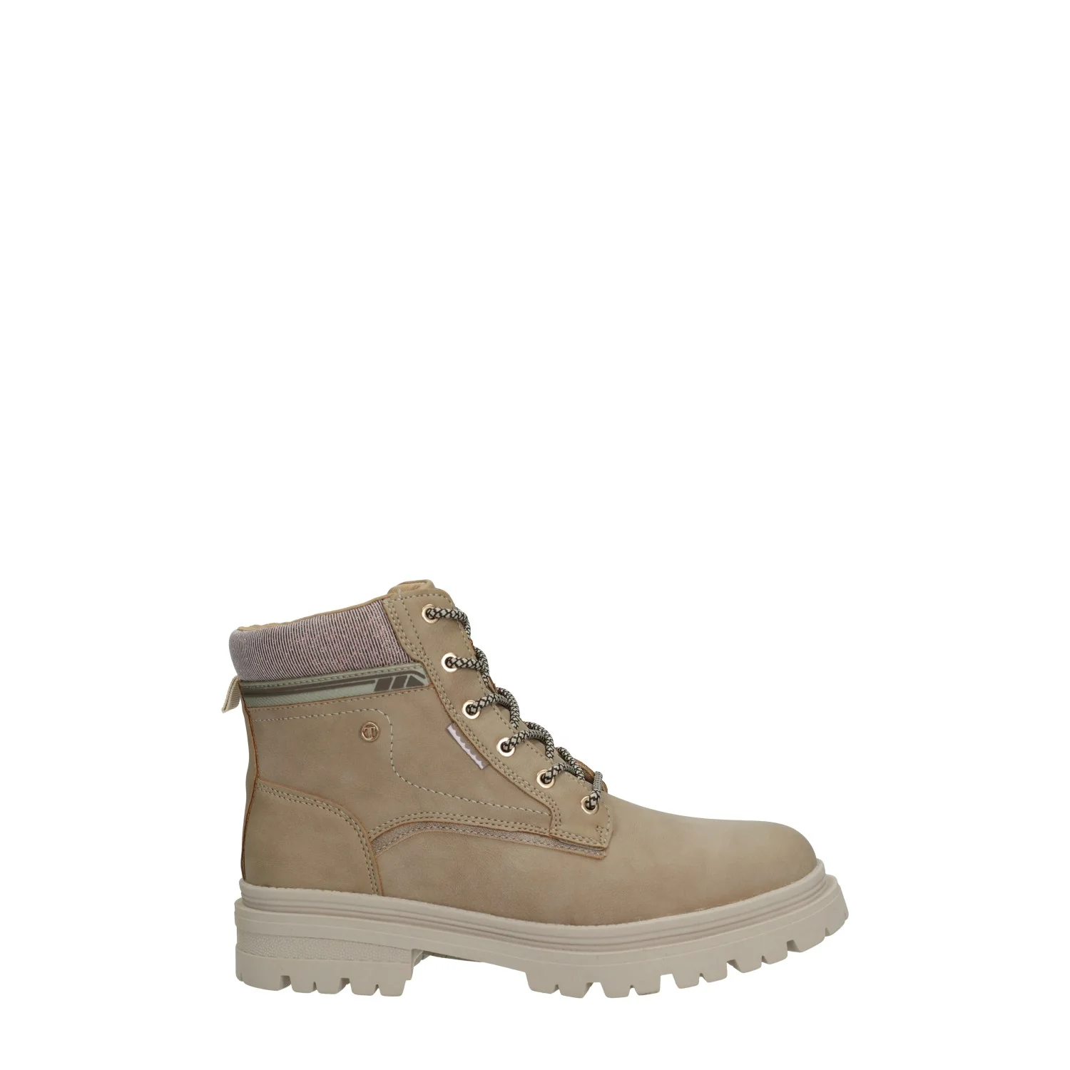 Anfibi con imbottitura. Tacco alto 3cm