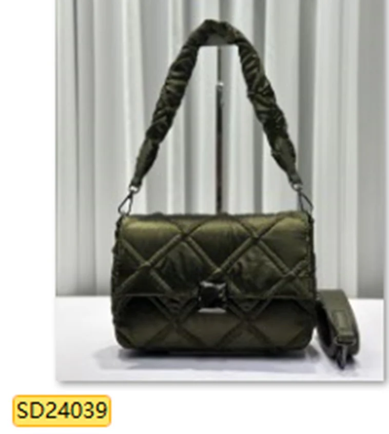 Borsa con con pendaglio e logo Tata Italia - Image 3